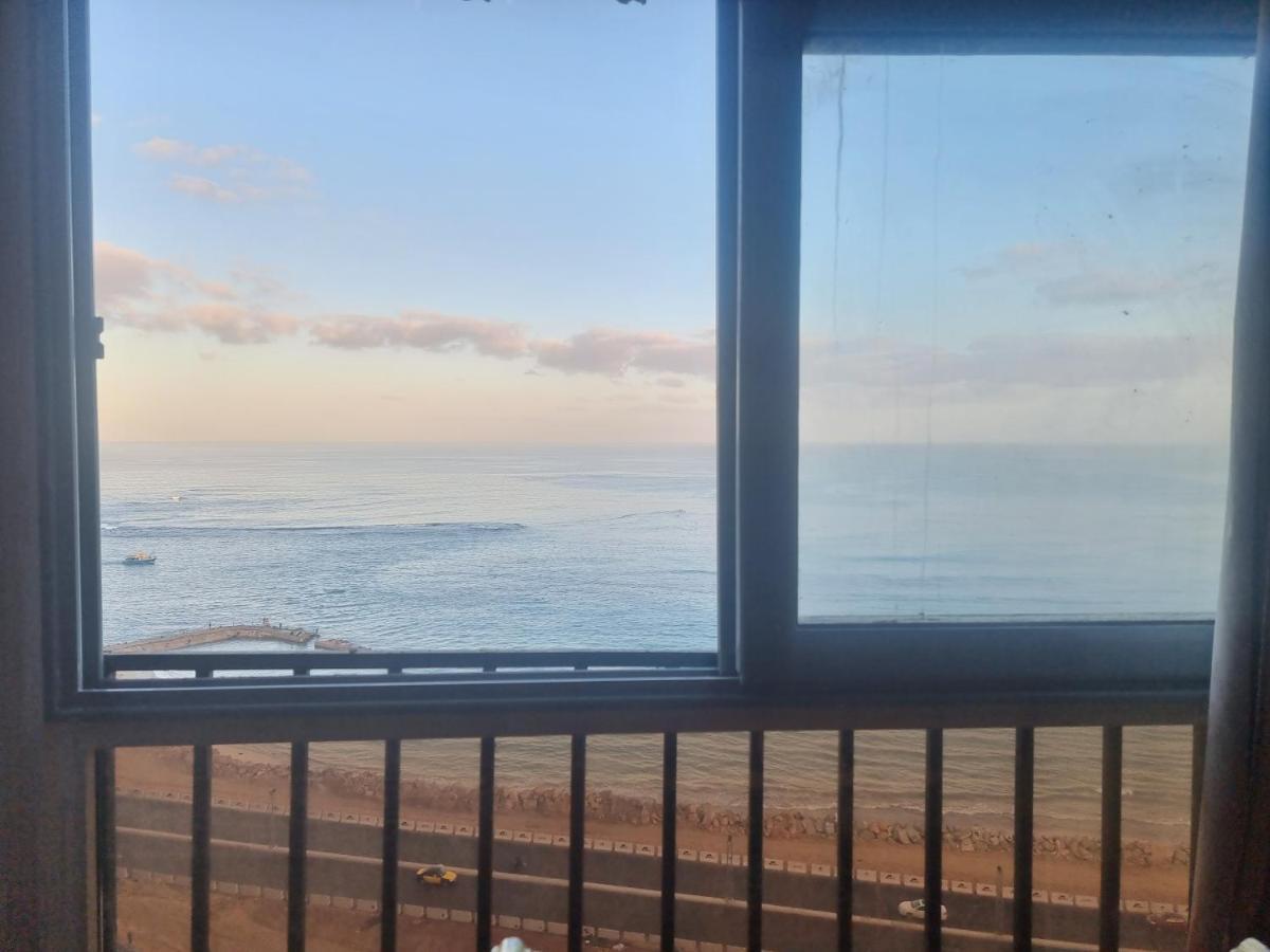 Panoramic Sea View Zamzm Flat Miami Family زمزم بانورما بشاطئ ميامي - الاسكندرية صف اول مباشر علي بحر - عائلات فقط Alexandria