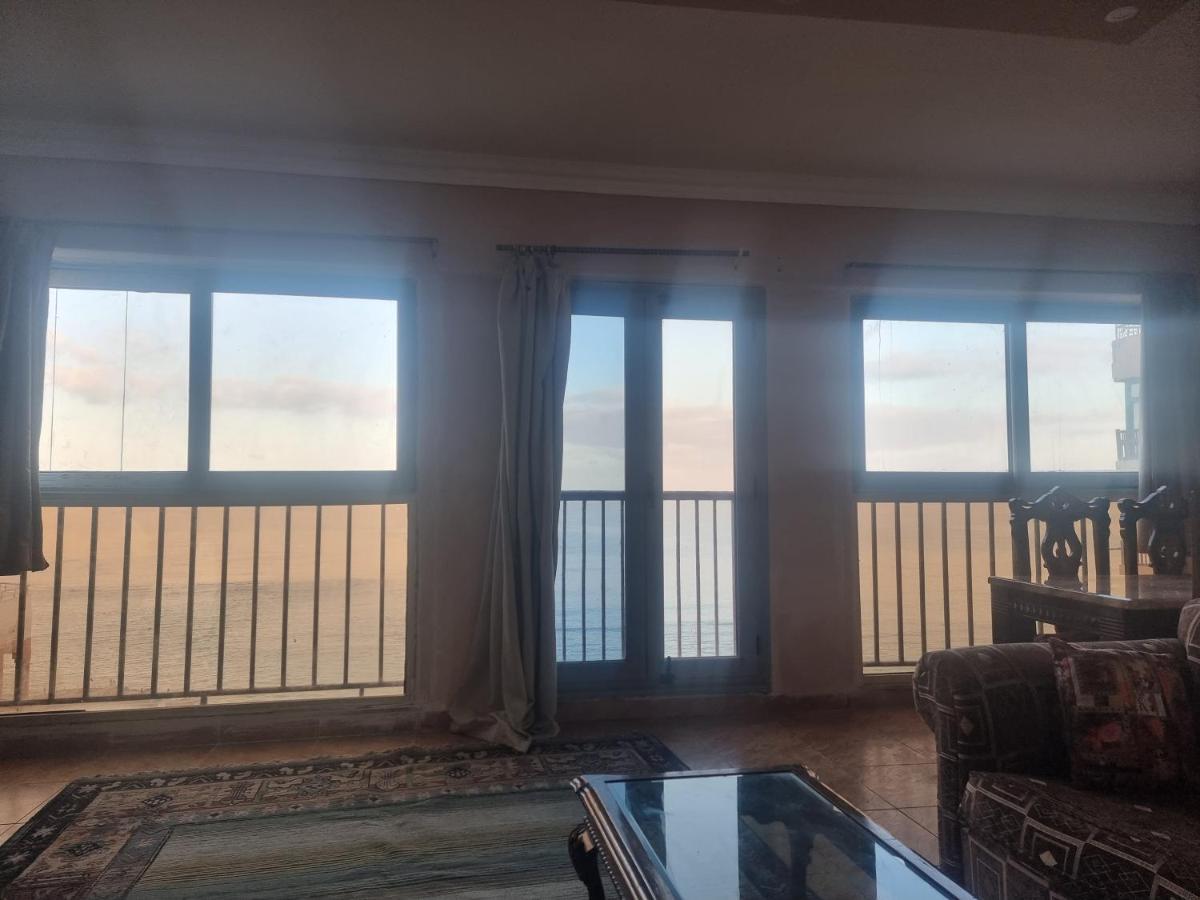 Panoramic Sea View Zamzm Flat Miami Family زمزم بانورما بشاطئ ميامي - الاسكندرية صف اول مباشر علي بحر - عائلات فقط Apartmán