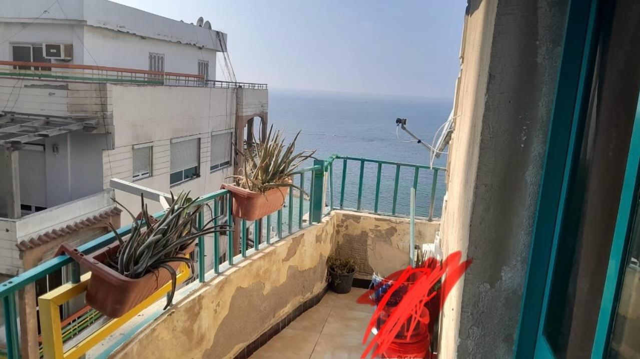 Panoramic Sea View Zamzm Flat Miami Family زمزم بانورما بشاطئ ميامي - الاسكندرية صف اول مباشر علي بحر - عائلات فقط Alexandrie