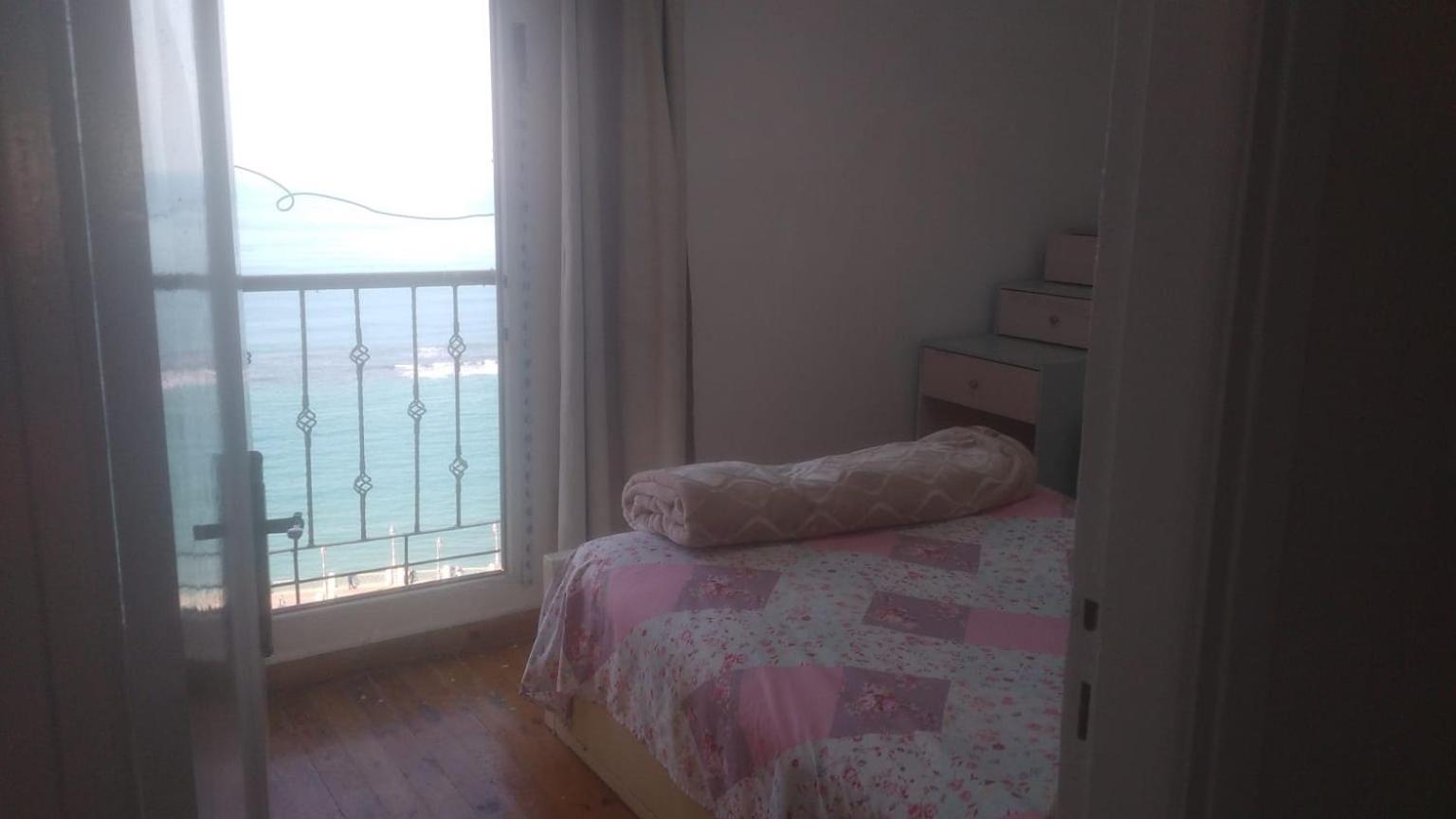 Panoramic Sea View Zamzm Flat Miami Family زمزم بانورما بشاطئ ميامي - الاسكندرية صف اول مباشر علي بحر - عائلات فقط Apartmán Alexandrie
